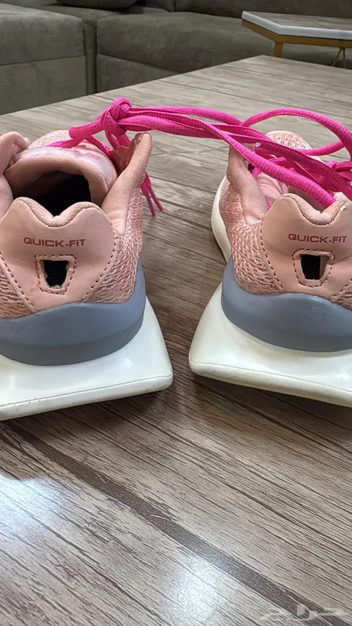 حذاء سكتشرز بناتي 1