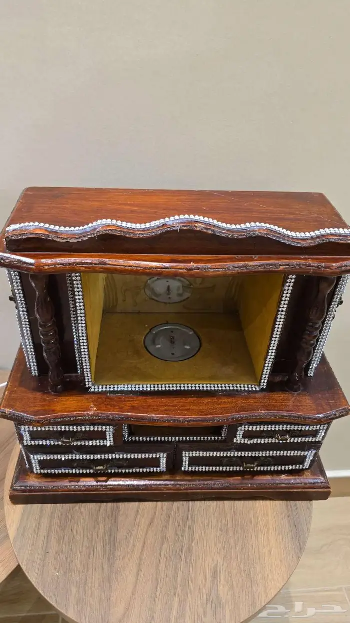 دولاب اكسسوارات نسائي قديم 0