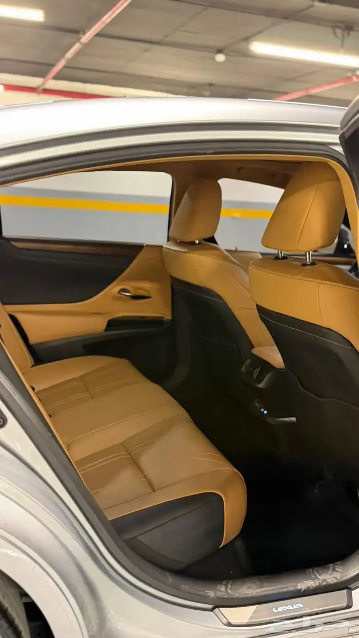 لكزس2025 Es 7