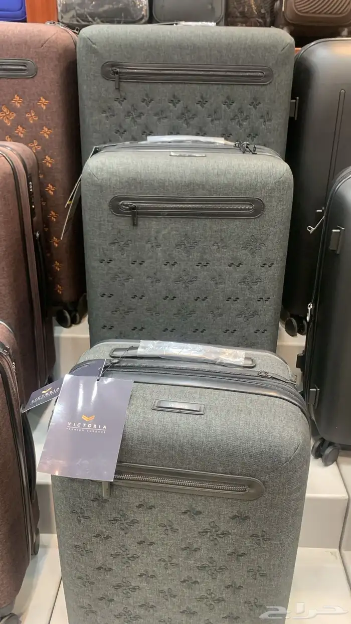 شنطه جديده مااستخدمتها للبيع اخدتها ب850 للبيع ب750 1