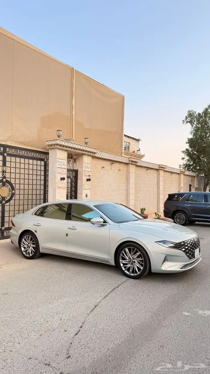 هيونداي ازيرا 2020 ( بنزين) v6 فل كامل 2