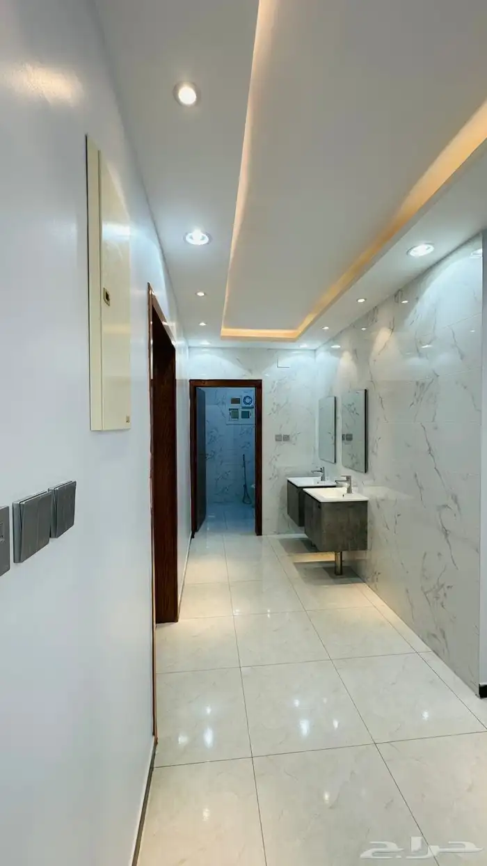 شقه ارضيه مدخلين للإيجار السنوي 1