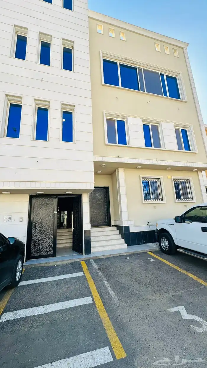 شقه ارضيه مدخلين للإيجار السنوي 3