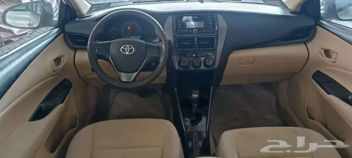 تويوتا يارس موديل 22 لدى معرض الموتر العريق للسيارات 7