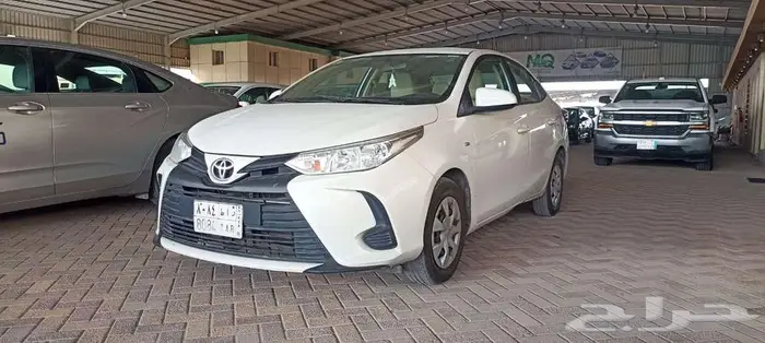 تويوتا يارس موديل 22 لدى معرض الموتر العريق للسيارات 3