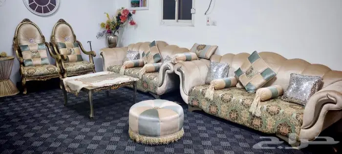 طقم كنب 3 قطع مع 2 كرسي و2 طاولة 0