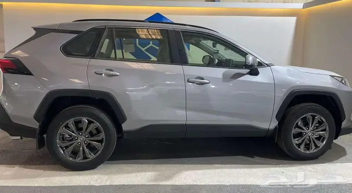 تويوتا RAV4 XLE 4X4 2025 1