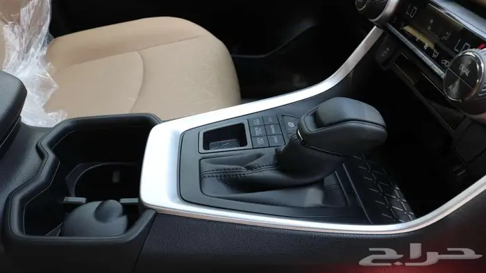 تويوتا راف فور فتحه XLE بنزين 2025 يتوفر جميع الفئات سعودى 8