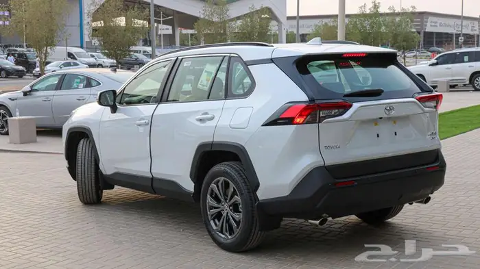 تويوتا راف فور فتحه XLE بنزين 2025 يتوفر جميع الفئات سعودى 15