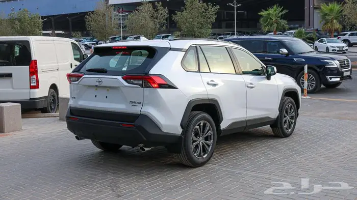 تويوتا راف فور فتحه XLE بنزين 2025 يتوفر جميع الفئات سعودى 14