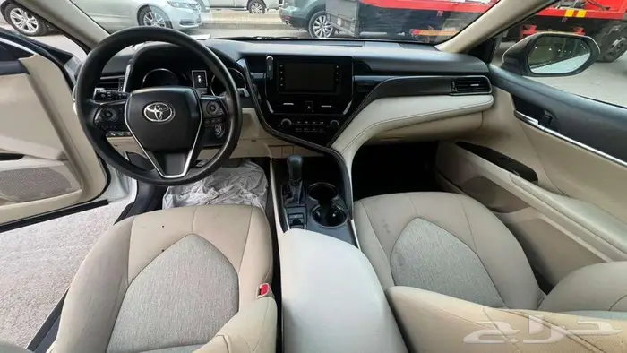 تويوتا كامري LE موديل 2023- معرض خلف للسيارات 8