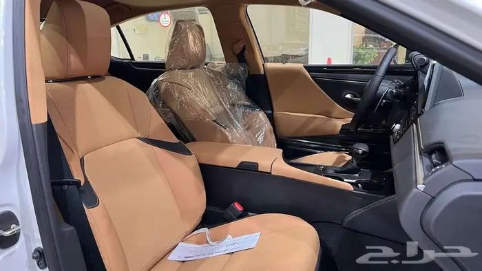 تويوتا راف فور فتحه XLE بنزين 2025 يتوفر جميع الفئات . 4