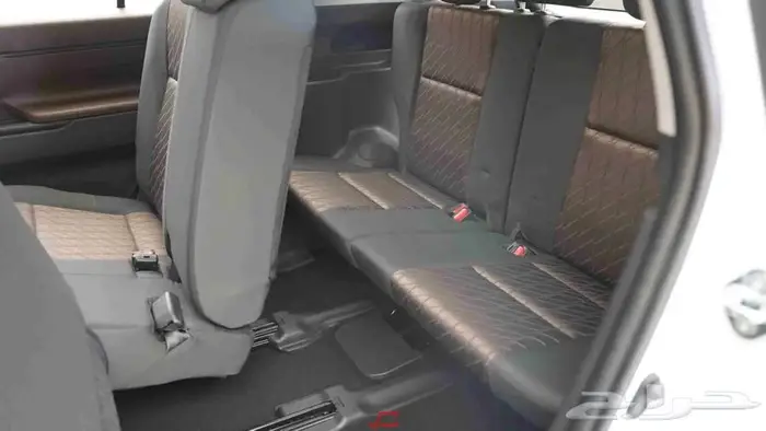 تويوتا انوفا GL 2.0 بنزين 2026 12