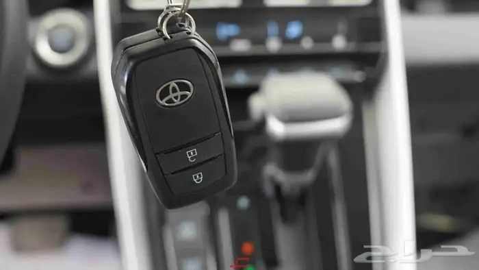 تويوتا انوفا GL 2.0 بنزين 2026 14