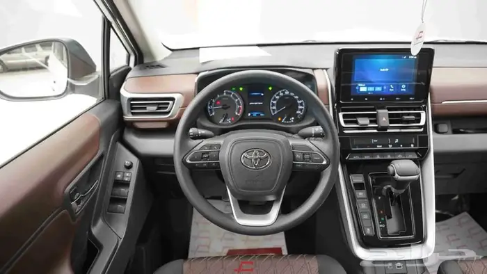 تويوتا انوفا GL 2.0 بنزين 2026 6