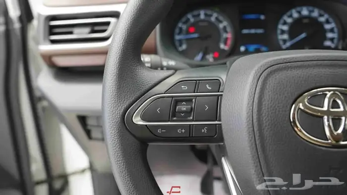 تويوتا انوفا GL 2.0 بنزين 2026 8