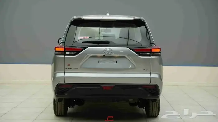 تويوتا انوفا GL 2.0 هايبرد 2026 4