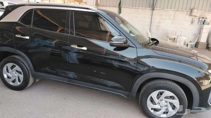 كريتا 2023اسود نصف فل بودي ومحركات وكاله عداد82 الف كم 4