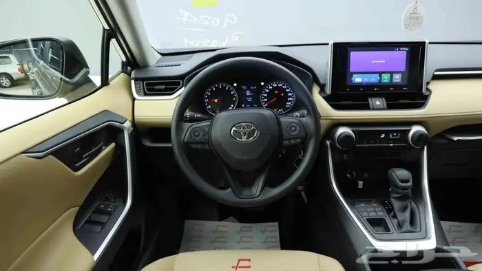 تويوتا راف فور LE بنزين دفع رباعي 2025 6