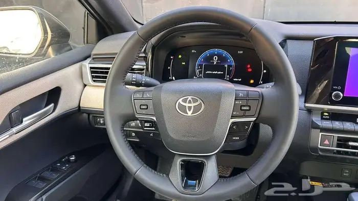 تويوتا كامري LE بنزين 2025 لدى شركة عبدالمجيد الخضر 6