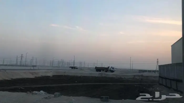 ارض صناعيه او مستودع للاستثمار في الظهران 0