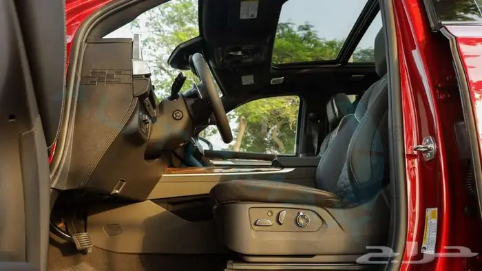 كاديلك اسكاليد 600 Sport Platinum 2025 اصفار مع ضمان 7