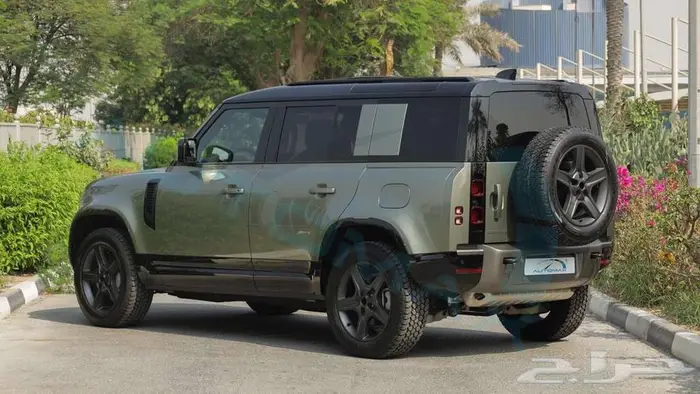 2025 Land Rover Defender 110 X-Dynamic SE P400e مع ضمان 4