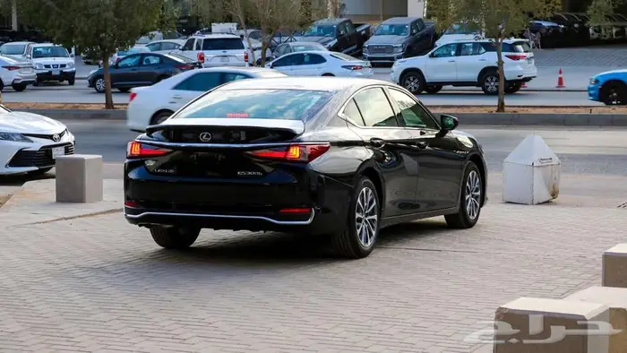 لكزس ES300H هايبرد 2025 متوفر جميع البنوك اقساط 9