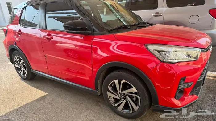 تويوتا رايز 2022 فل كامل اللون احمر 4