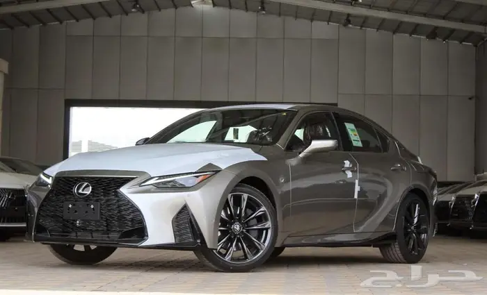 لكزس - is 350 - F Sport - فل كامل - خليجي - 2025 1