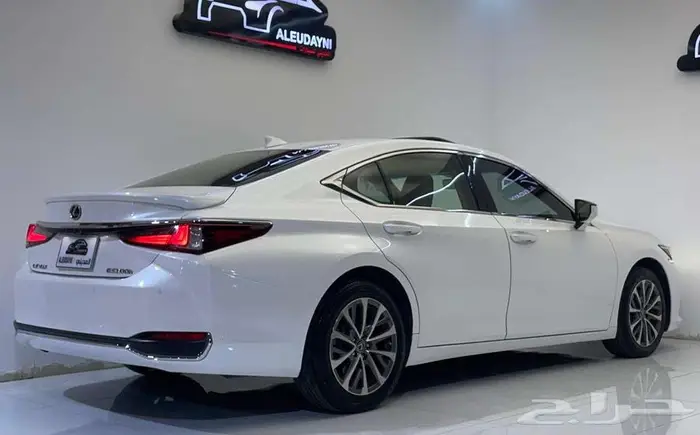 لكزس ES 300 2023 هايبرد 4