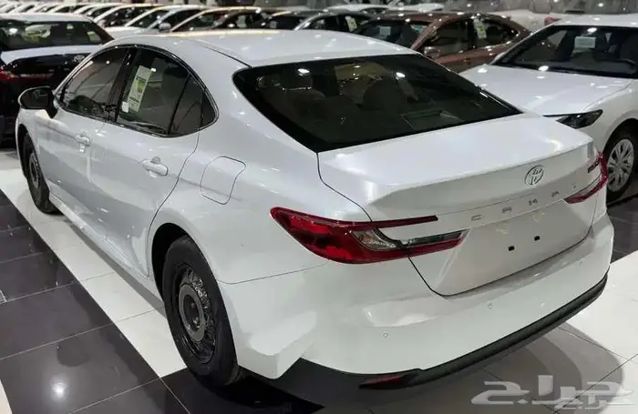 تويوتا كامري 2025 ستاندر طيس بريمي ابيض بنزين نظام 50-50 4