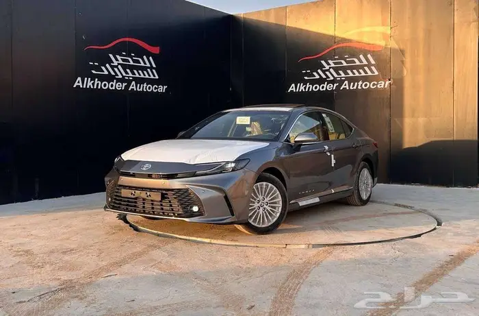 تويوتا كامري LE بنزين 2025 لدى شركة عبدالمجيد الخضر 0