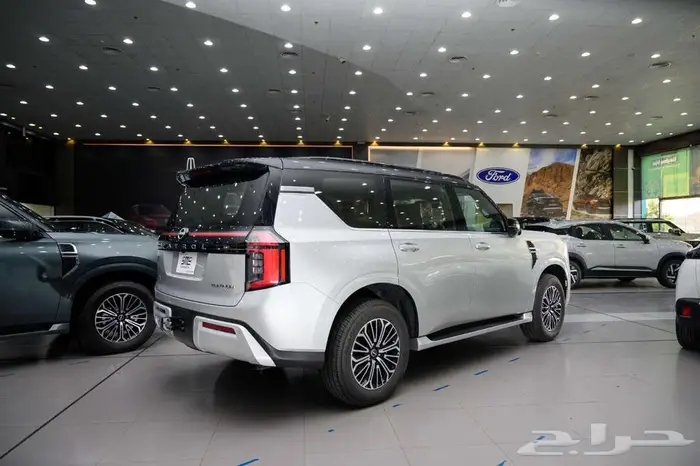 نيسان باترول بلاتينيوم موديل 2026 تنفس طبيعي سقف اسود 3