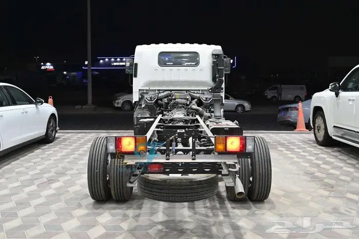 ايسوزو دينا 2025-متوفر 4طن - 5 طن شاص طويل 4