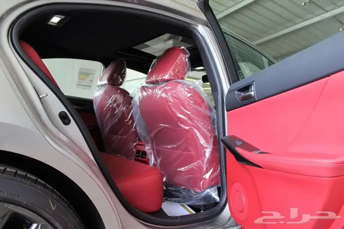 لكزس - is 350 - F Sport - فل كامل - خليجي - 2025 17