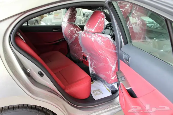 لكزس - is 350 - F Sport - فل كامل - خليجي - 2025 18