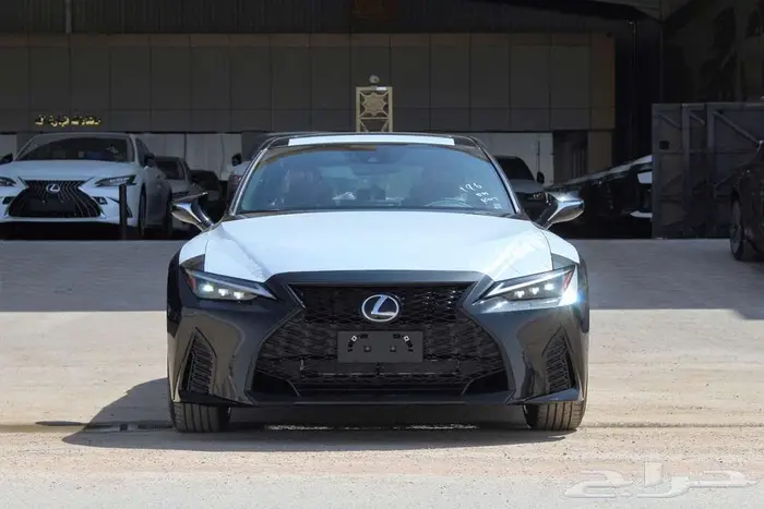 لكزس - is 350 - F Sport - فل كامل - خليجي - 2025 2