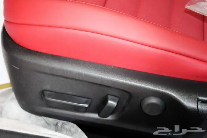 لكزس - is 350 - F Sport - فل كامل - خليجي - 2025 9