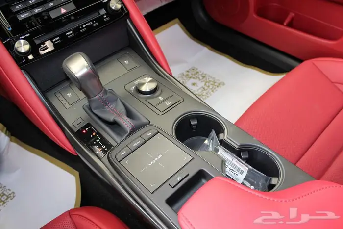 لكزس - is 350 - F Sport - فل كامل - خليجي - 2025 8