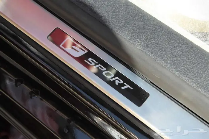 لكزس - is 350 - F Sport - فل كامل - خليجي - 2025 7