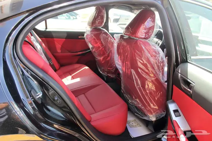 لكزس - is 350 - F Sport - فل كامل - خليجي - 2025 21