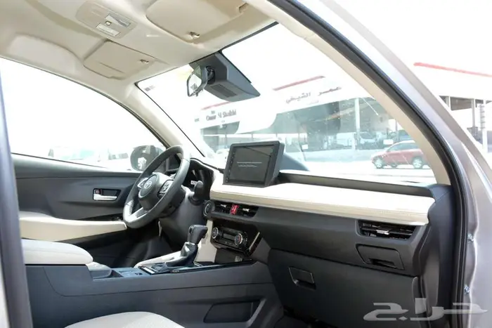 تويوتا يارس 2026 YX فل كامل 1.3 بالنقد والتقسيط 9