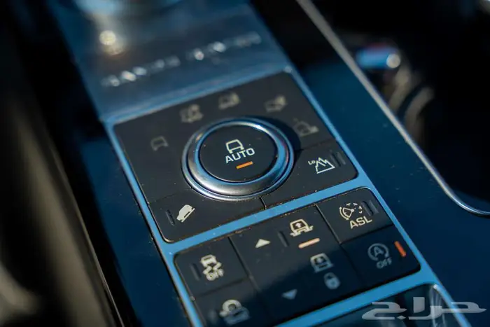 رنج روفر فوج Autobiography 2016 بحالة ممتازة 3