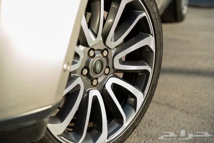 رنج روفر فوج Autobiography 2016 بحالة ممتازة 4