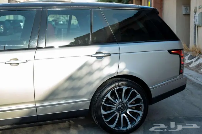 رنج روفر فوج Autobiography 2016 بحالة ممتازة 7