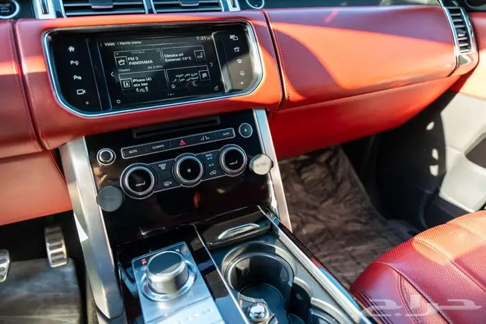 رنج روفر فوج Autobiography 2016 بحالة ممتازة 13