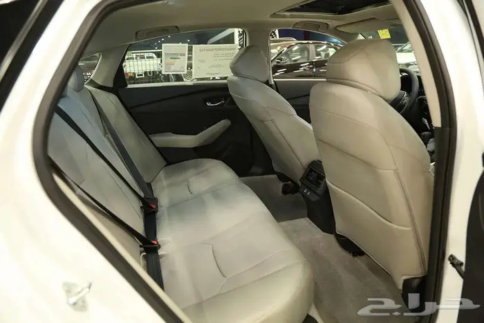 اكتشف الأناقة والاقتصادية مع هوندا اكورد EXL هايبرد 2023 8