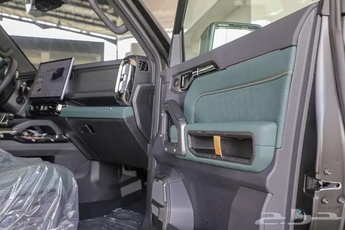 جيتور تي تو لاكجري 2026 اسود مطفي ولامع متوفر 8