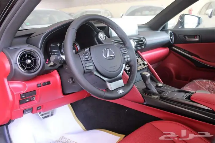 لكزس - is 350 - F Sport - فل كامل - خليجي - 2025 5